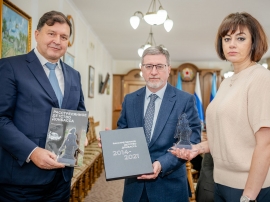 В Президентскую библиотеку передадут электронный фонд документов по истории Луганской Народной Республики В Президентскую библиотеку передадут электронный фонд документов по истории Луганской Народной Республики